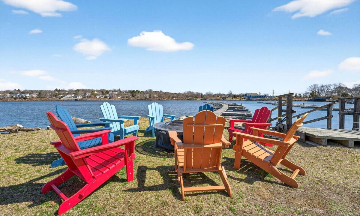 Groton House | 11 Bedroom Tranquil Waterfront Getaway