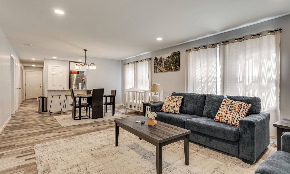 Attleboro House | 13 Mi to Gillette Stadium: Pet-Friendly Apt!