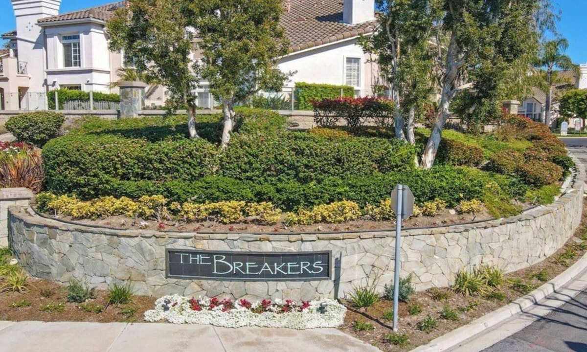 Laguna Niguel Condo | 2-bed 2-bath single story in awesome Bear Brand Breakers Laguna Niguel with AC