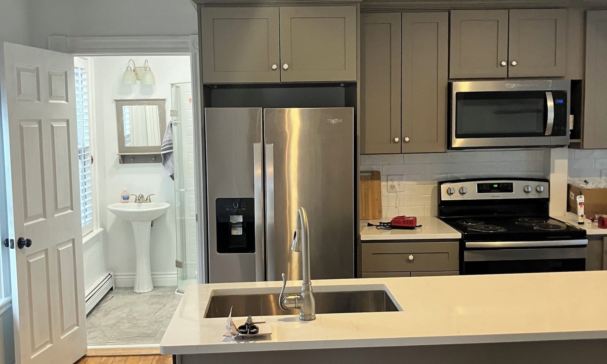 Waveland House | 3 bedroom/2 bath house, steps to beach in beachside Alphabet neighborhood.