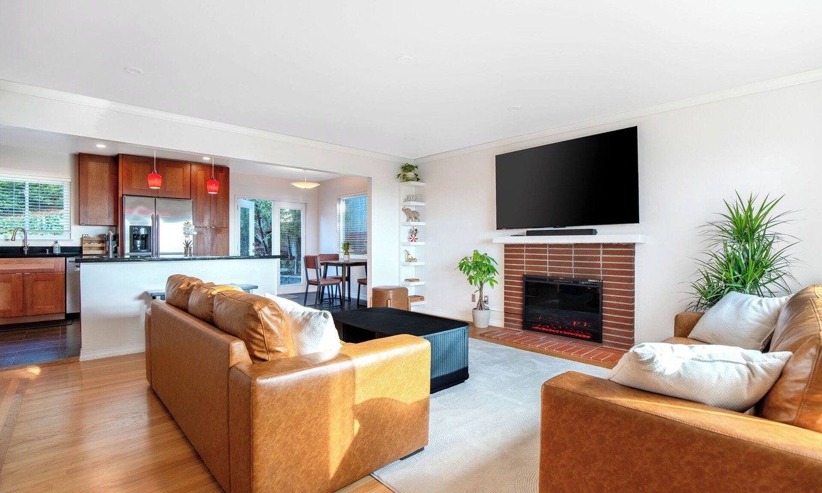 East Richmond Heights House | 3-bedroom house in East Richmond Heights with panoramic Golden Gate View