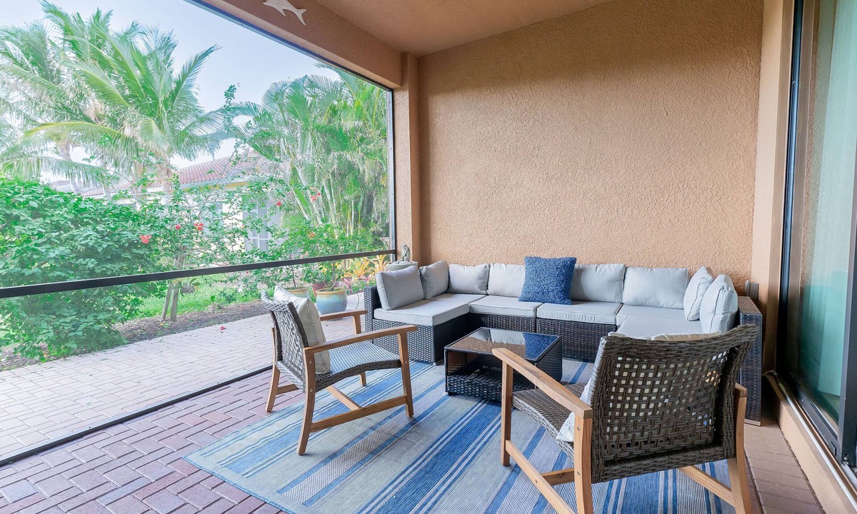 North Naples Villa | 3 Bedroom Lake View in luxury private community- minutes from beach, restaurants