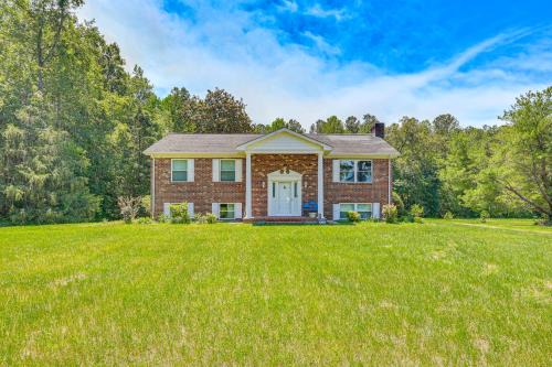 Warsaw House | 3 Mi to Dtwn: Spacious Warsaw Retreat w/Huge Yard