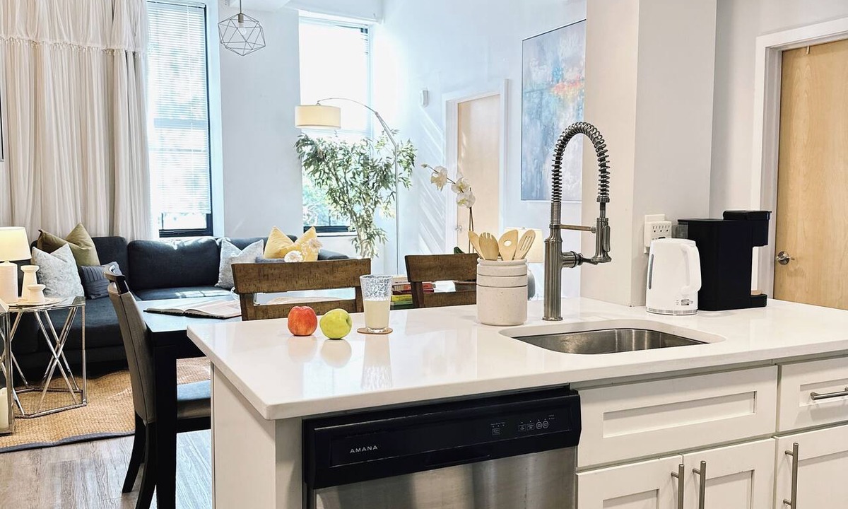 Downtown Apartment | 3BR Downtown Providence Family Home, Walk to Riverwalk