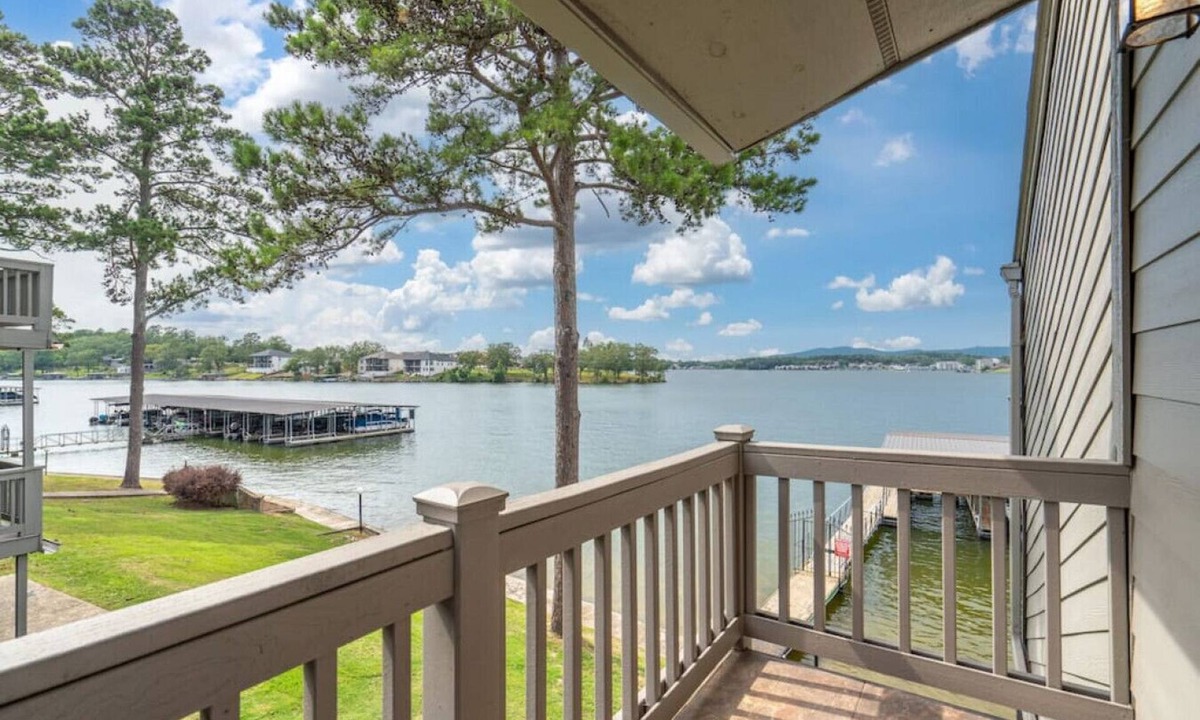 Lake Hamilton Condo | 3BR Waterfront Paradise @ Southshore on Hamilton!