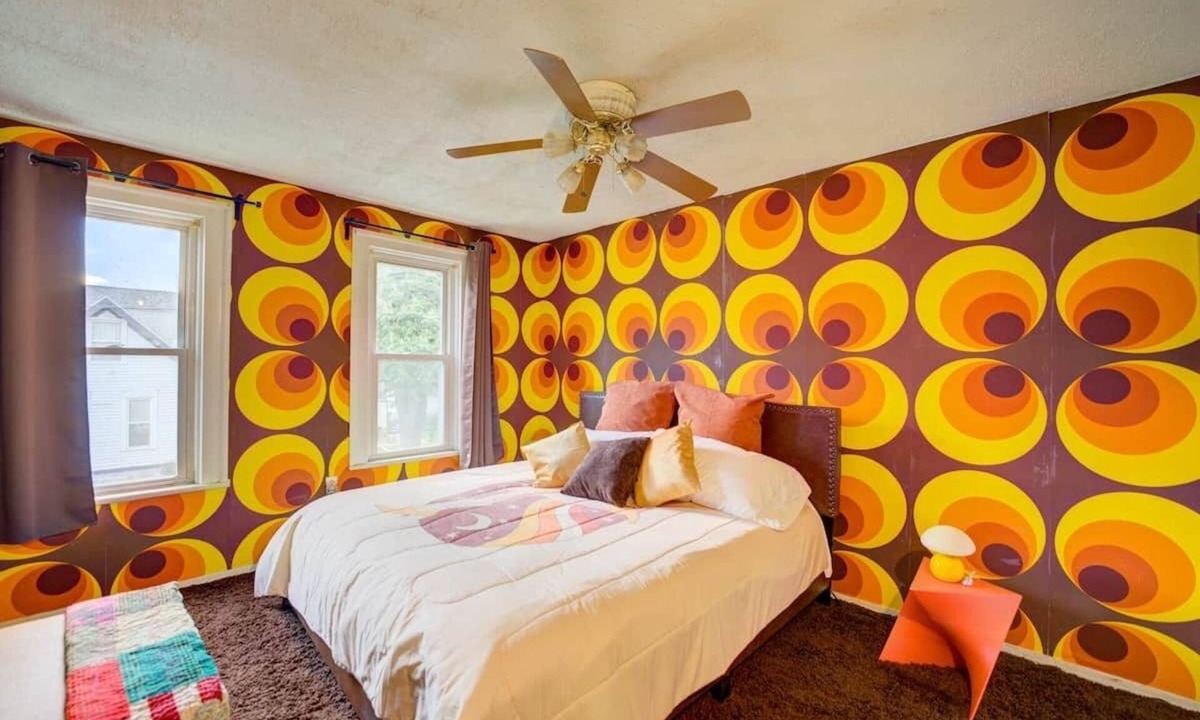 Sandusky House | 4 BR Home 5 Mins to Cedar Point, Retro 1970s!
