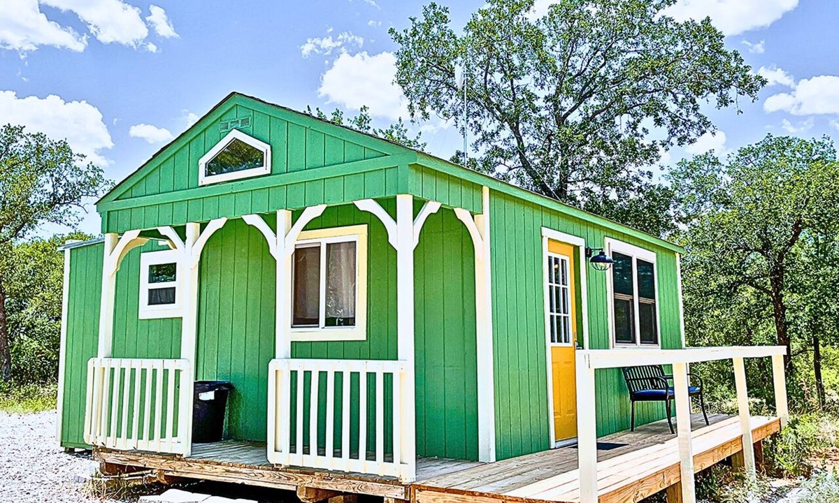 Eastland Cabin | 4 Lakefront Tiny Home | Small Family Glamping Getaway at Lake Eastland