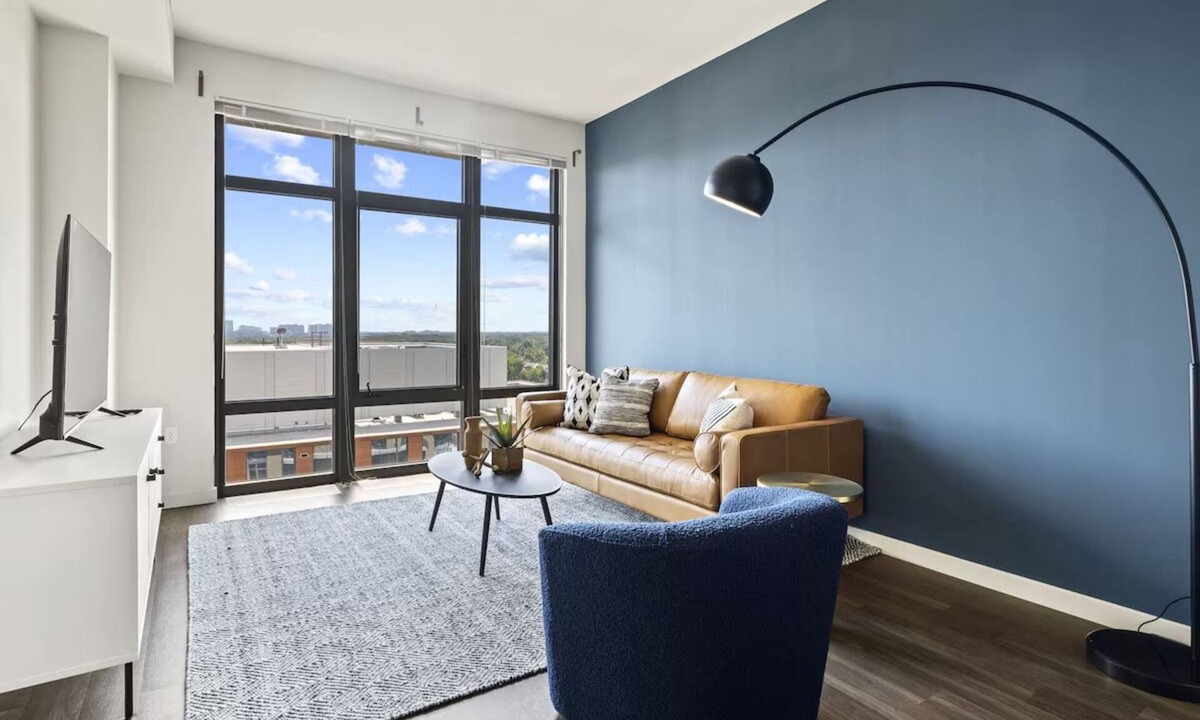 Bluemont Hotel | 4 Units | Modern Apartments in Ballston | Pets Allowed | Rooftop Deck & Fitness