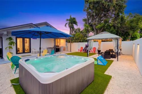 Flagami House | 4BR Oasis Near MIA - Jacuzzi - Games - BBQ