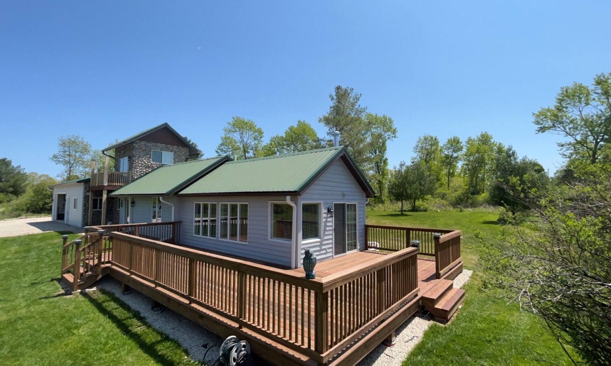 Sturgeon Bay House | 4TH JULY WEEKEND AND FALL 2026 READY TO BOOK. BOOK EARLY TO SECURE SPOT ✅