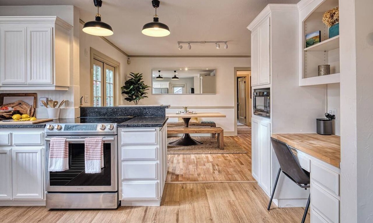 Amazon House | 5 Bedroom, 3 Bath House! With Brand New Hot Tub!