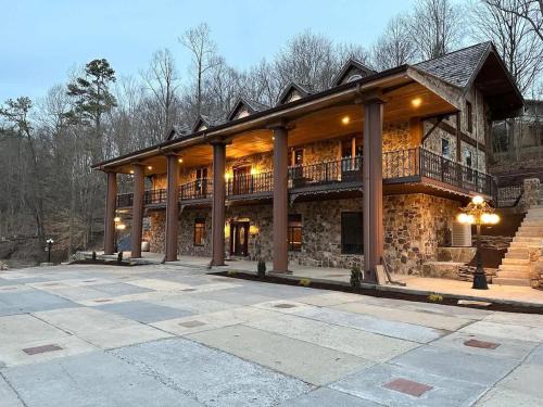 Bristol House | 5 Bedroom Estate near Casino and downtown