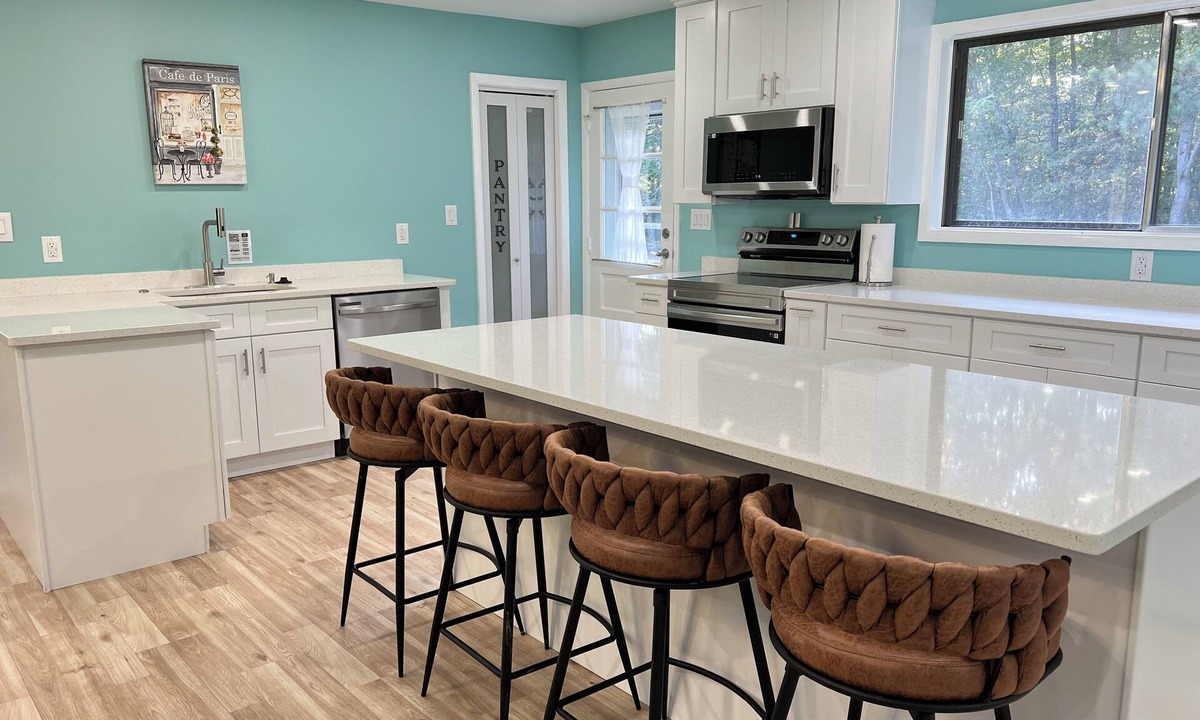 Aquia Harbour House | 5 BR King Beds Game Room Yard Family Home Explore DC Quantico Stafford