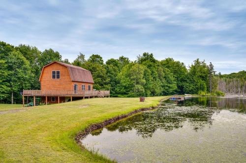 Jay House | 5 Mi to Jay Peak Resort: Cabin w/Pond Access!