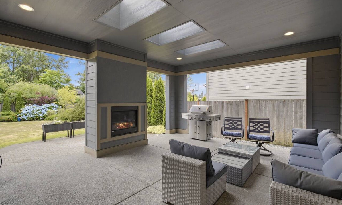 Northeast Tacoma House | 5BR Home near Tacoma Dome & Wild Waves-Sleeps 14