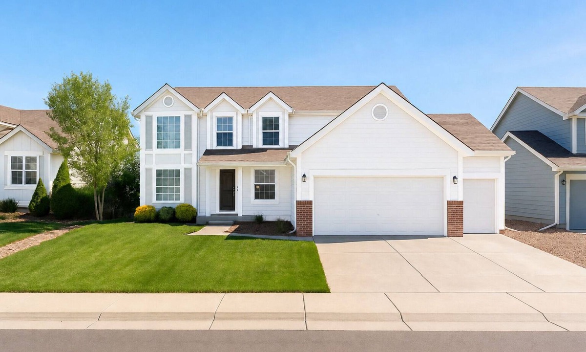 West Central Westminster House | 8 BR - 4 Full Baths - Sleeps 18 - Groups OK - 20 min to Denver or Boulder HUGE