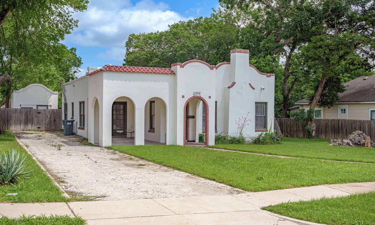 North Waco House | A nice Hacienda in central Waco!