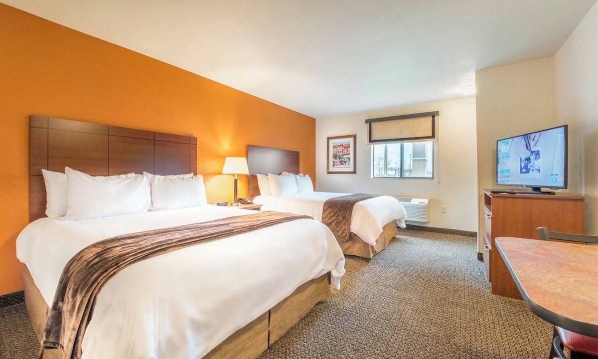 Sturtevant Hotel | Affordable Stay w/Kitchenette Near Attractions