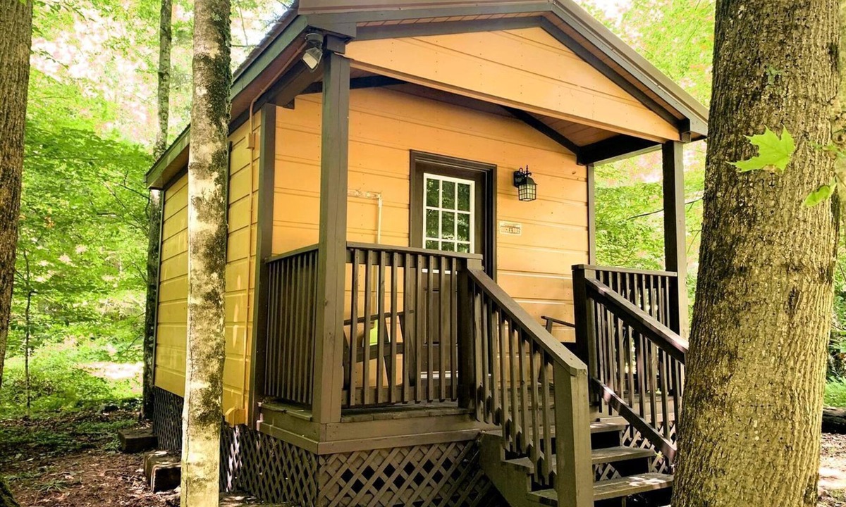 Mingo House | Amazing Wooden Cabin in Monterville, West Virginia