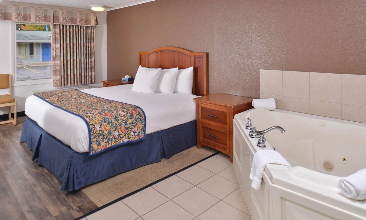 Jackson Hotel | Americas Best Value Inn & Suites Jackson, MI