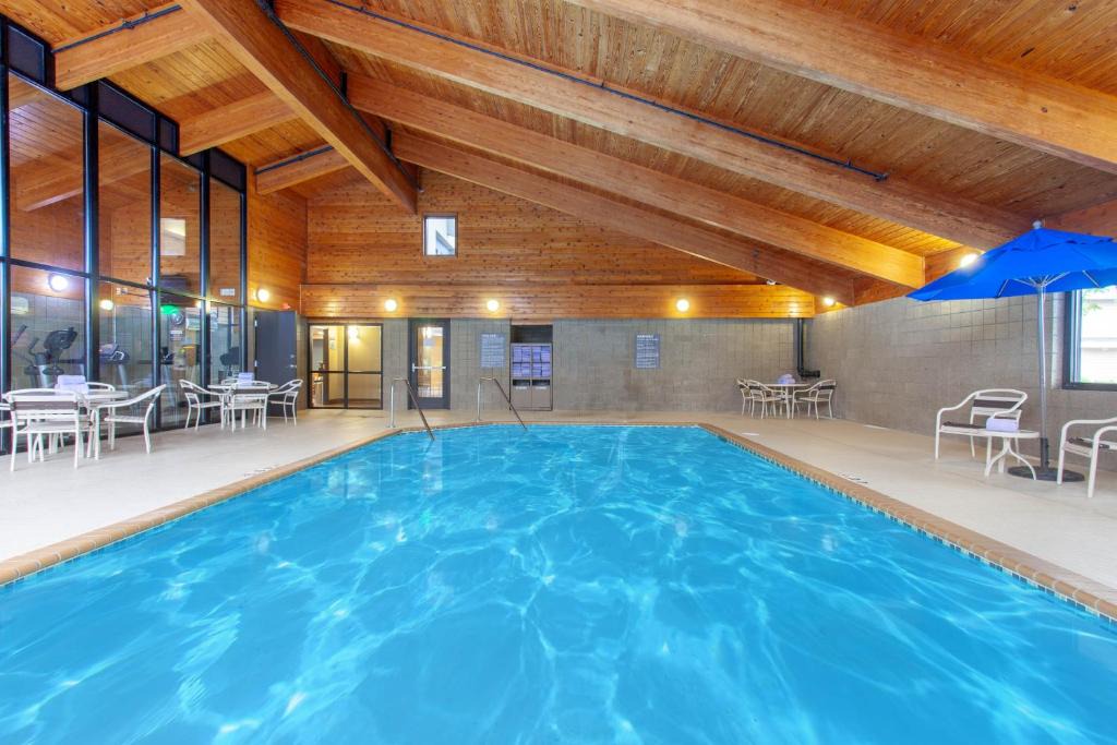 Mankato Hotel | AmericInn by Wyndham Mankato Event Center near MSU