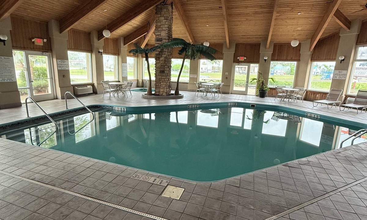 Waverly Hotel | Ameristay Hotel Inn & Suites Waverly