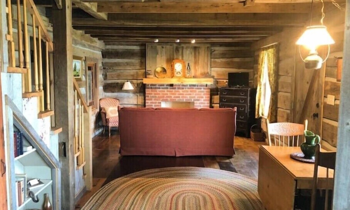 Jacksonville Cabin | Audrey's Abode - Restored log cabin, country setting, minutes from Jacksonville