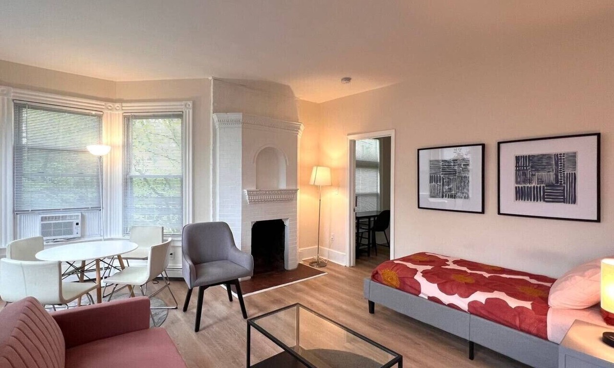 West New Haven Apartment | B2-2 Gorgeous-Shiny 4 BR-2 BATH-All Rooms with AC