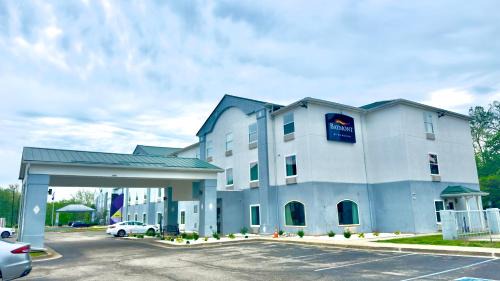 La Grange Hotel | Baymont by Wyndham La Grange KY Southeast