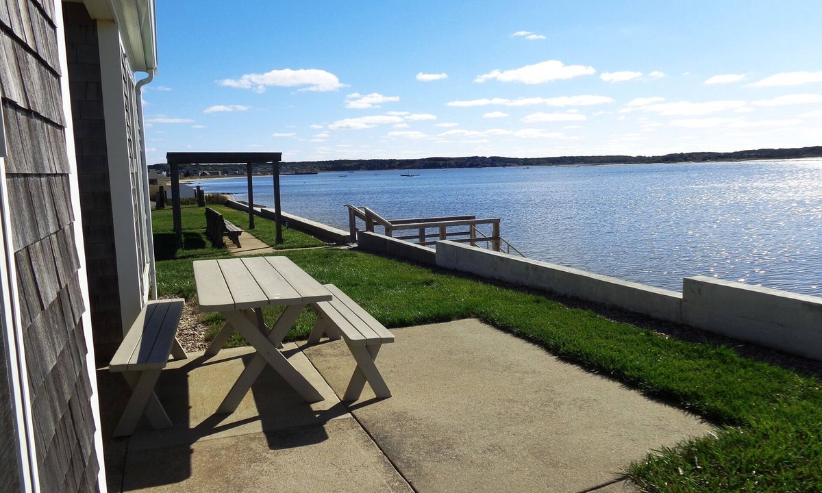 Wellfleet Cottage | Beach front Cottage, close to downtown - Private Beach and Great Water views