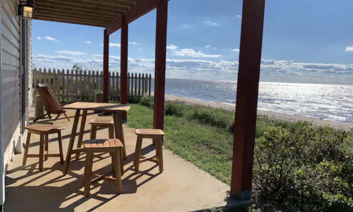 Del Haven Apartment | Beachfront 1BR with water view, near Cape May & Wildwood