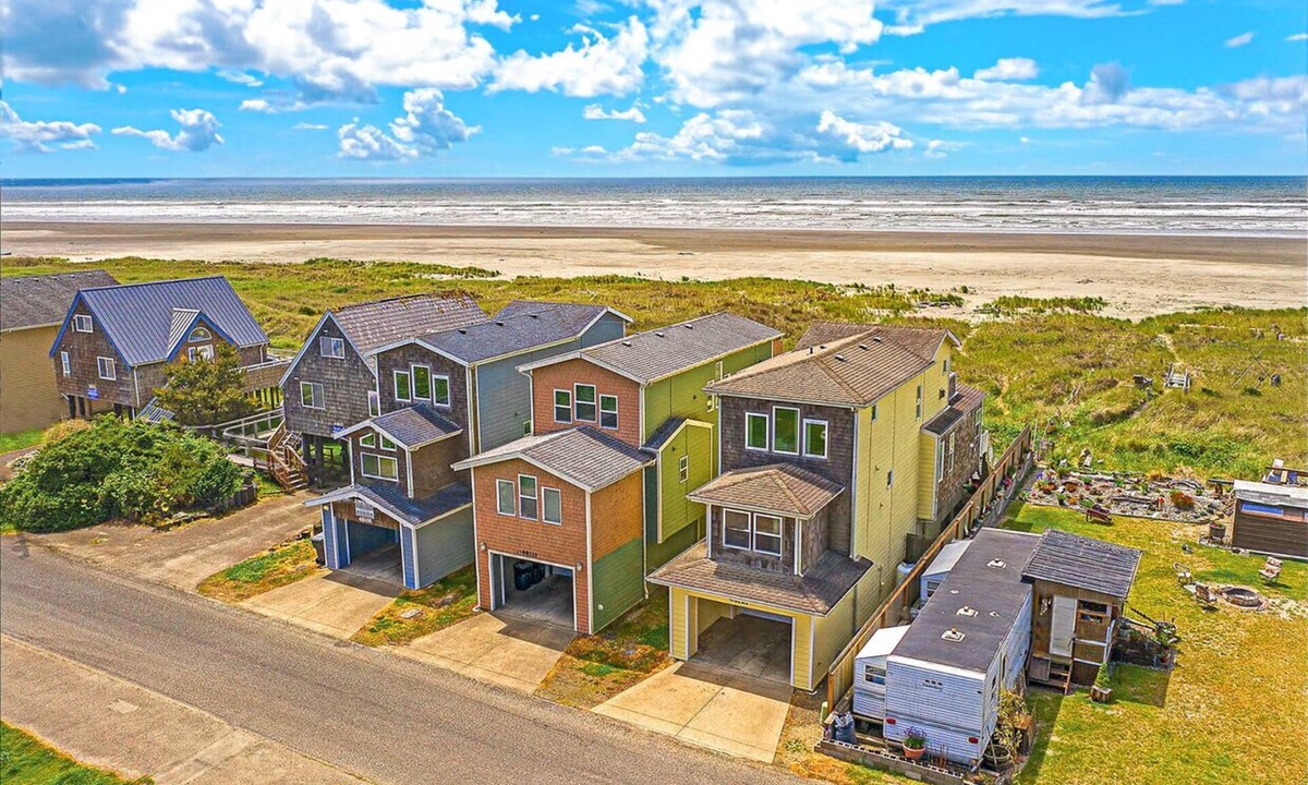 Moclips House | Beachfront Home w/Hot Tub | Sleeps 9 | Dogs OK