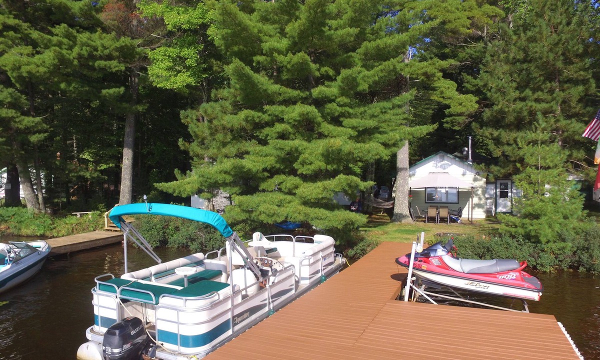 Eagle River House | Beautiful 2.5 Bedroom House on Cranberry Lake