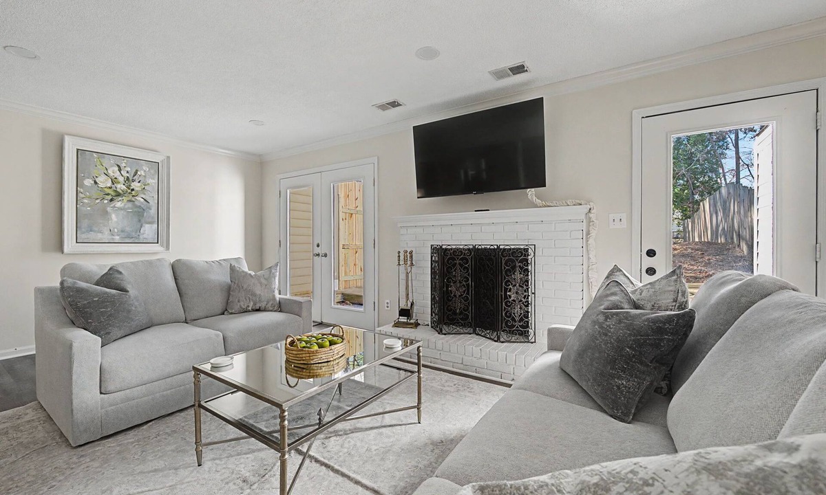 Crestline Heights House | Beautiful Home off Acton, 5 Minutes to Summit, 280