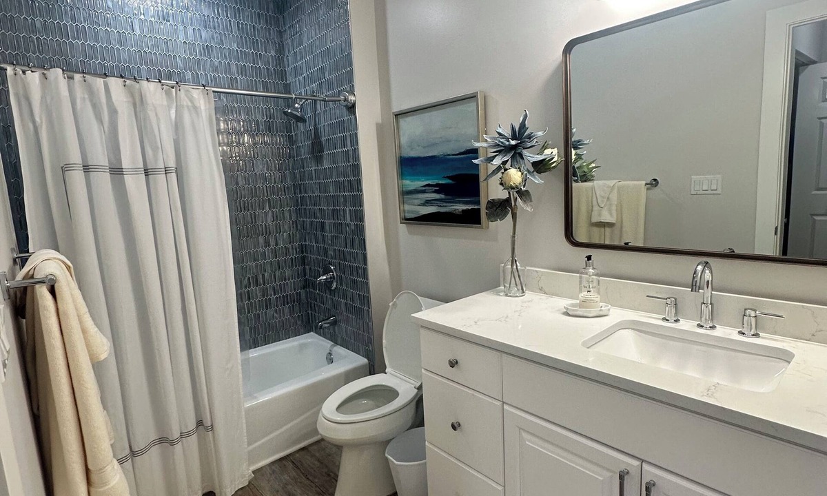 Redevelopment Area Condo | Beautiful Remodeled Downtown Naples Penthouse Condo Right off 5th Avenue.