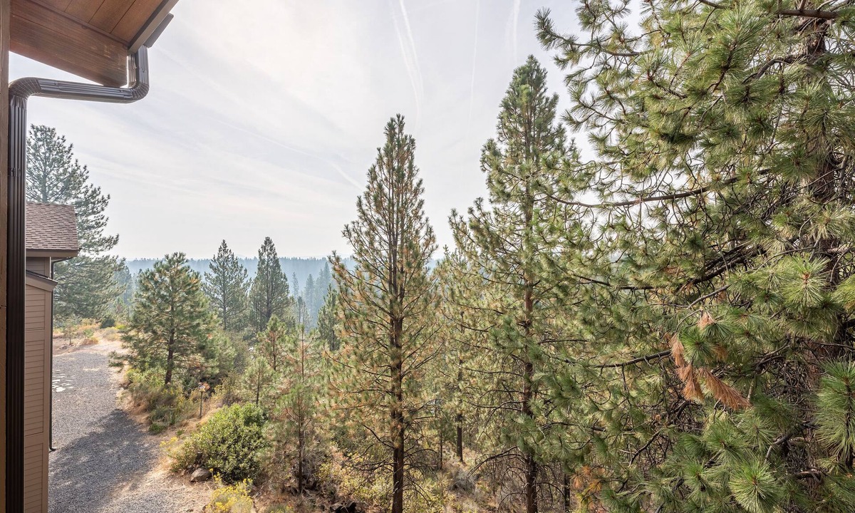 Bend Condo | Bend Getaway Condo