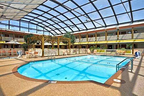 Dubuque Hotel | Best Western Plus Dubuque Hotel and Conference Center