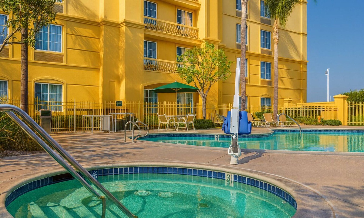 Guasti Hotel | Better Choice For Your Vacation! Comfortable Unit Awaits! Near Golden Oak Park