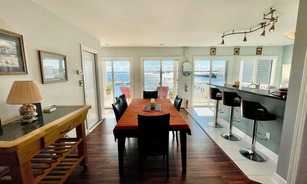 Willoughby Spit House | Big Waterfront House on the Bay! Amazing Views, Swim Deck, Walk to Beach!