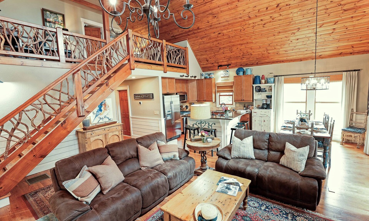 Wildwood Mountain House | Blue Bird Bungalow: Hillside Mtn Retreat w/Screened Porch | Pet Friendly