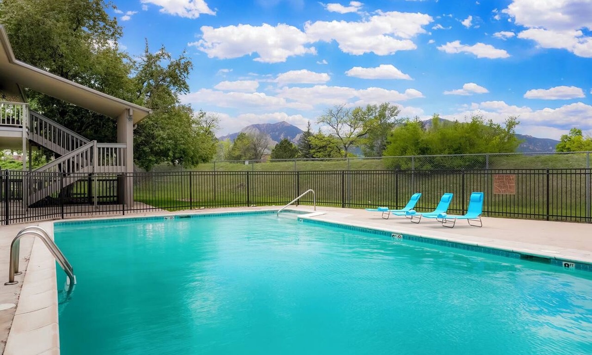 East Boulder Condo | Boulder Retreat w/Pool & Mountain Views
