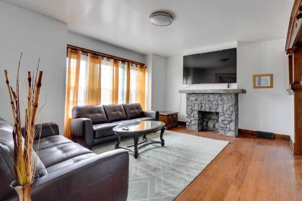 Buffalo Apartment | Buffalo Vacation Rental ~ 20 Mi to Niagara Falls!
