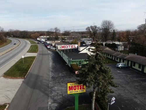 Lake Bluff Hotel | By The Way Motel Lake Bluff