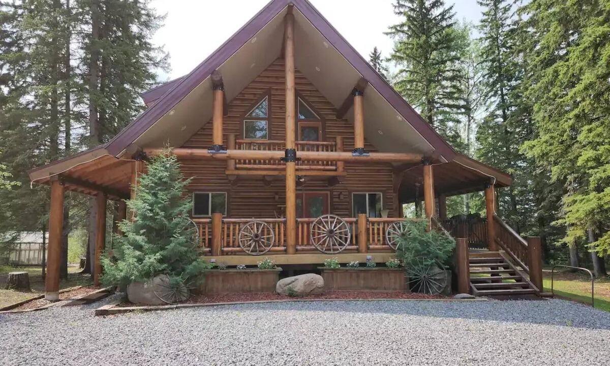 Seba Beach Cabin | Calling all Hunters Log Cabin on the River!