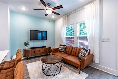 Midtown House | Casa Amigos Your Downtown San Antonio Escape