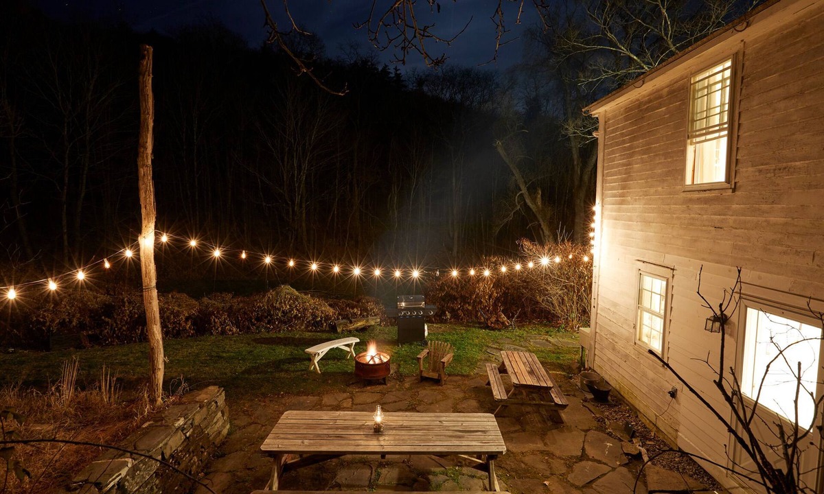 Rensselaerville House | Catskills retreat on 4.5 acres w/fully stocked kitchen and fire pit—Sleeps 9