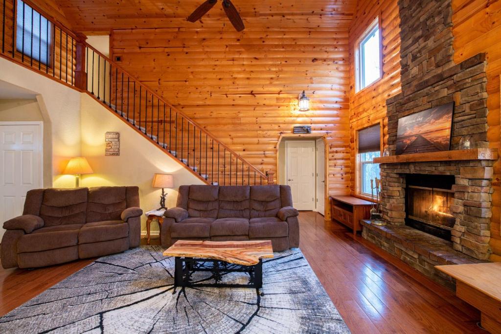 Deepwater House | Cedar Ridge