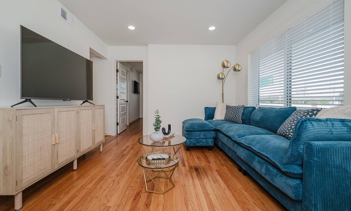 Civil Rights Historic District Condo | Central Quarters- Groups/King & Queen Beds/Parking