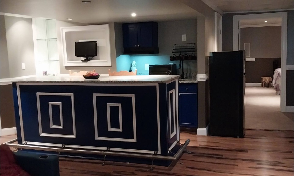 Westminster Apartment | Charming 1-bedroom apartment with sauna fire pit in Westminster