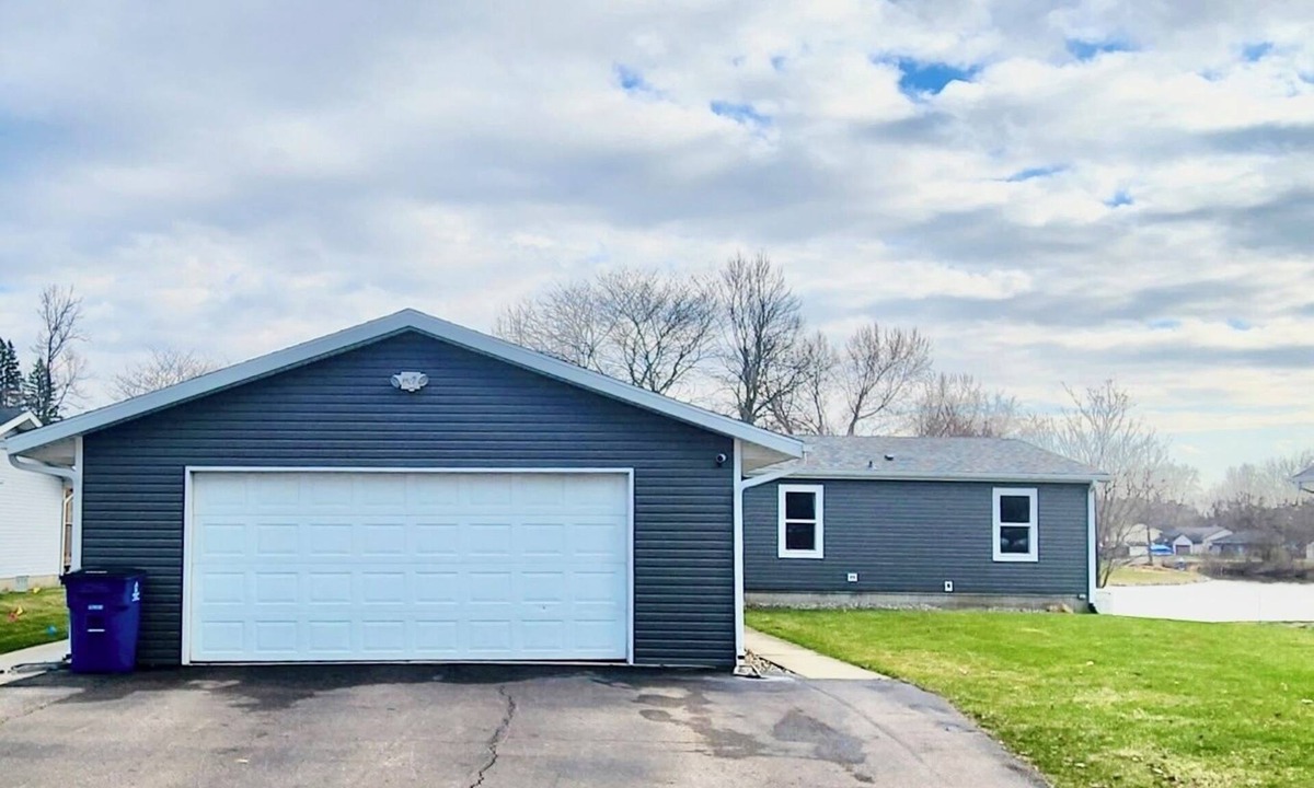 Decatur Cottage | Charming 3-bedroom cottage with WiFi, AC in tranquil Decatur